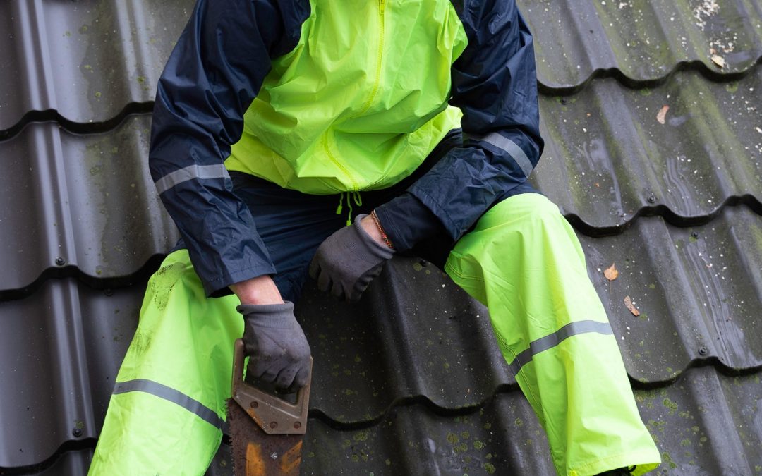 Dakbedekking zelf aanleggen of een dakdekker inhuren?